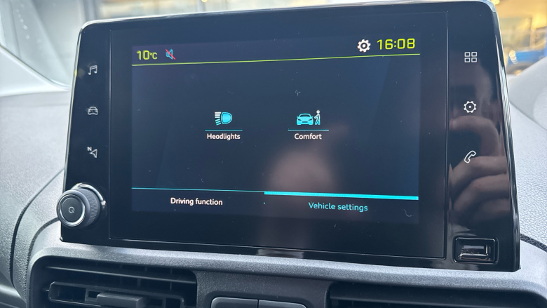 Peugeot Partner E-Standard 800 100kW 50kWh Professional Premium + Van Auto